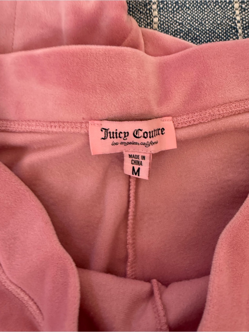 Juicy Couture Pink Velour Hoodie & Shorts Set - Picture 6 of 7